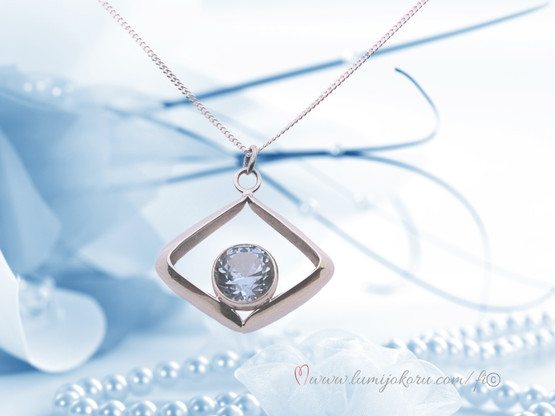 Salovaara riipus sinisellä kivellä v.1971