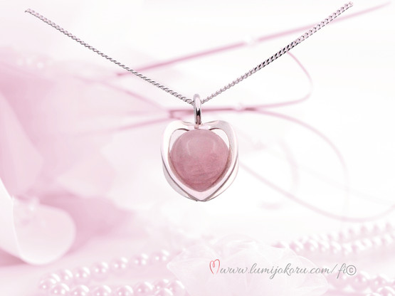 Elis Kauppi riipus ruusukvartsilla