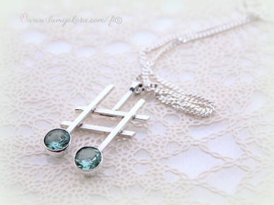 Hopeariipus sinisillä kivillä