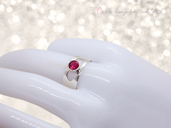 Sormus 17mm hopeaa v. 1971