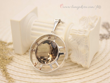 Salovaara riipus isolla savukvartsi kivellä