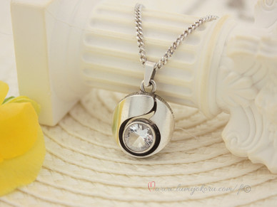 K.Laine riipus vuorikristalli