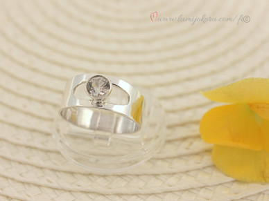 Sormus 17,5mm hopeaa v. 1973