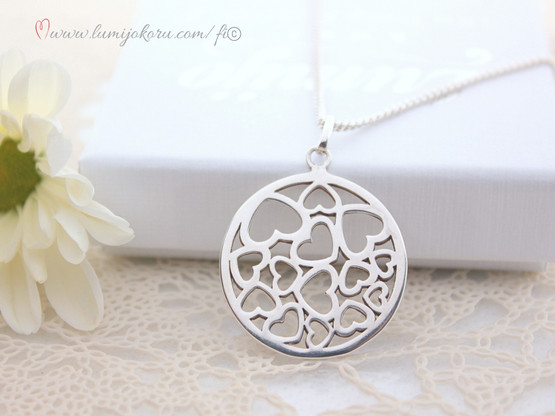 Pyöreä laattariipus hopeaa