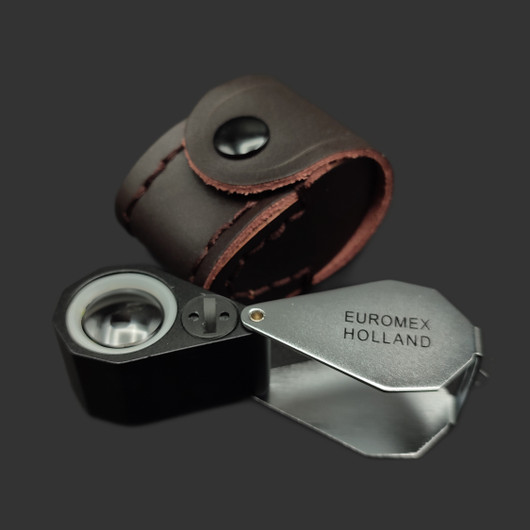 MAGNIFIER LOUPE