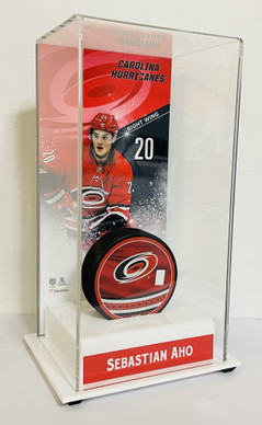 Sebastian Aho keräilyvitriini ja -kiekko