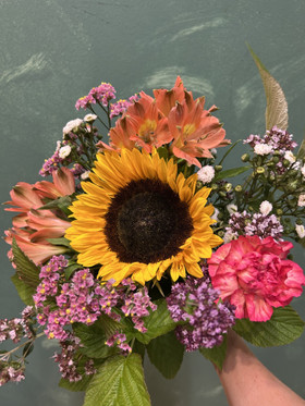 Loyal Customer offer – Augustr loyal customer bouquet