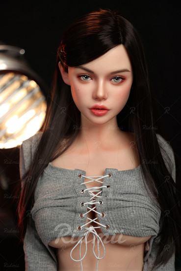 Fiora seksinukke