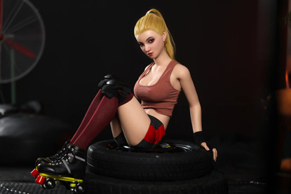 Ariana – 160cm sporttinen seksinukke D-kuppi, blondi silikoni