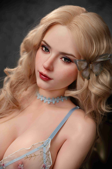 Sophie – 168 cm blondi silikoninen realistinen seksinukke E-kupilla