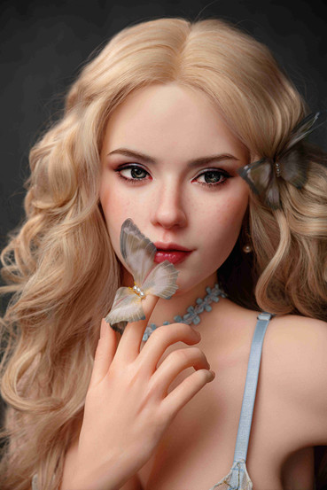 Sophie – 168 cm blondi silikoninen realistinen seksinukke E-kupilla
