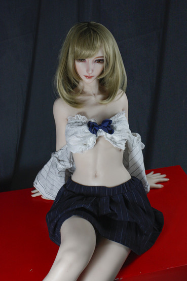 Yuka 102 cm Silikoninen Seksinukke – Anime-tyylinen Mini Elsa Babe