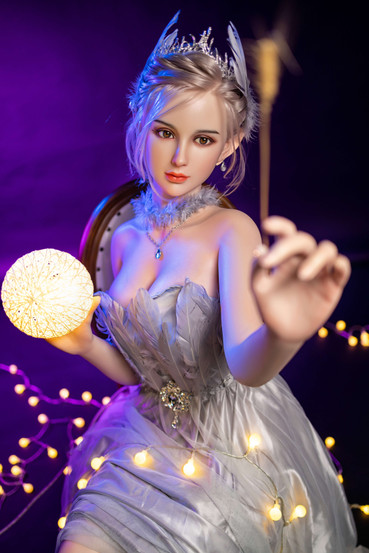 Kaylee – 168 cm haltija silikoninen fantasia seksinukke E-kupilla