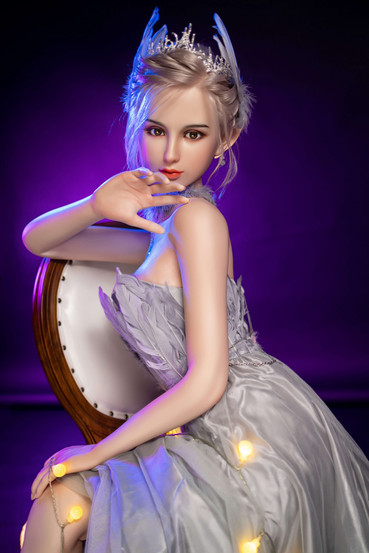 Kaylee – 168 cm haltija silikoninen fantasia seksinukke E-kupilla