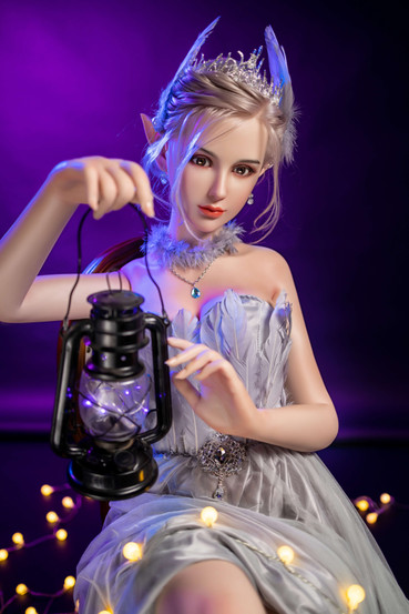 Kaylee – 168 cm haltija silikoninen fantasia seksinukke E-kupilla