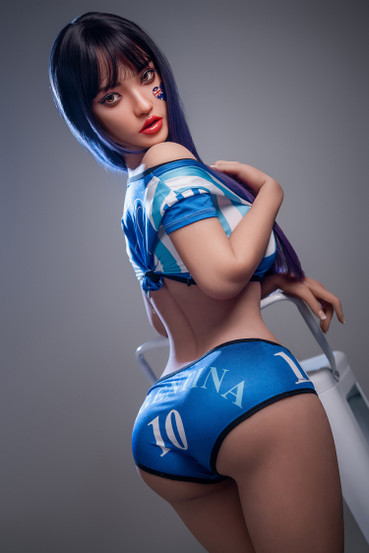 Mikaela – Urheilullinen futisfania seksinukke