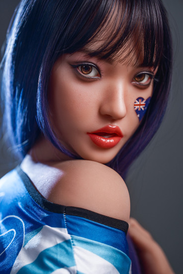 Mikaela – Urheilullinen futisfania seksinukke