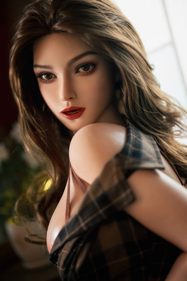 Ella – Brunette Silikoni Seksinukke 164cm