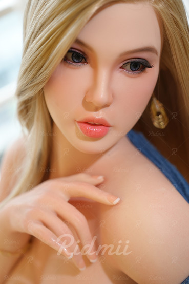 Olena seksinukke
