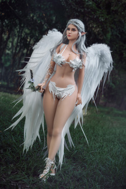 Aenir – Haltia fantasia seksinukke isoilla geelirinnoilla