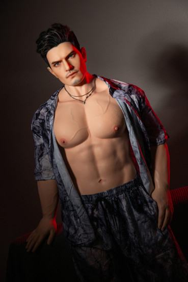 Raymond – 175cm mies seksinukke realistisella vartalolla ja 19cm peniksellä (Silikoni)