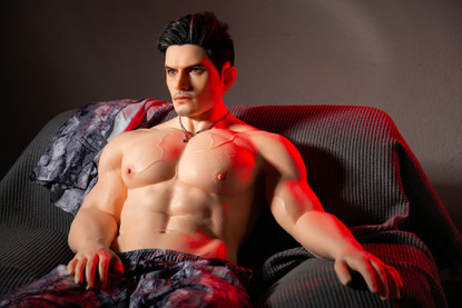 Raymond – 175cm mies seksinukke realistisella vartalolla ja 19cm peniksellä (Silikoni)