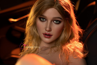 Skylar 168 cm – Seksinukke