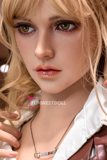 Lena seksinukke 157cm B-kupin rinnoilla