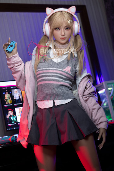 Alice – 159cm gamergirl seksinukke pienillä A-kupin rinnoilla