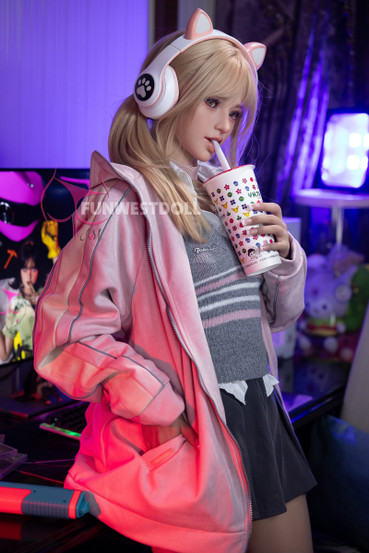 Alice – 159cm gamergirl seksinukke pienillä A-kupin rinnoilla