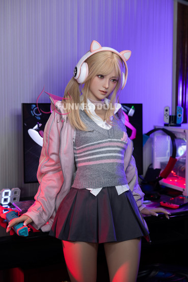 Alice – 159cm gamergirl seksinukke pienillä A-kupin rinnoilla
