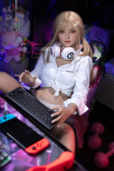 Alice – 159cm gamergirl seksinukke pienillä A-kupin rinnoilla