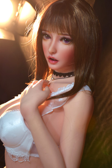 Yui – Elsa Babe 150 cm Platinum Silicone seksinukke