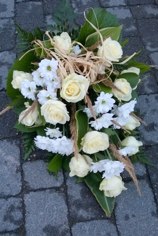 Valkoinen ruusu, krysanteemi
