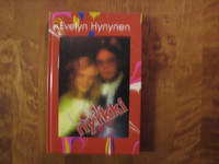 Lasinyrkki, Evelyn Hynynen