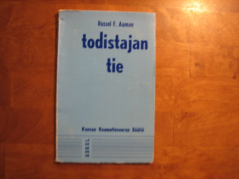 Todistajan tie, Russell F. Auman
