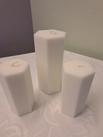 Kuusikulmainen pöytäkynttilä, keskikoko 150 x 73 mm