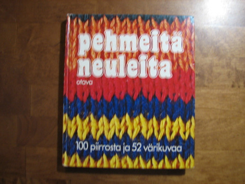 Pehmeitä neuleita, 100 piirrosta ja 52 valokuvaa, H. Gleitsmann, E.S. Schmidt, E.Turkis