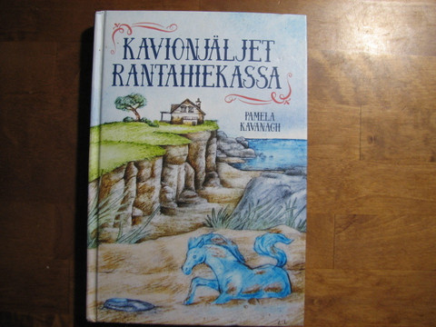 Kavionjäljet rantahiekassa, Pamela Kavanagh