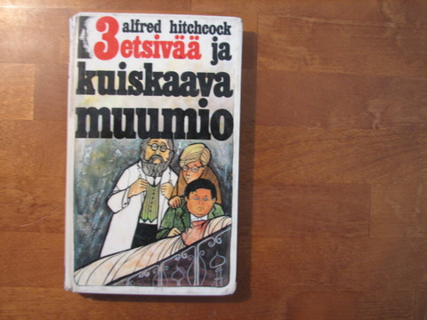 3 etsivää ja kuiskaava muumio, Alfred Hitchcock