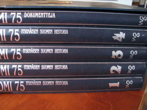 Suomi 75, Itsenäisen Suomen historia 1-4 + dokumentteja