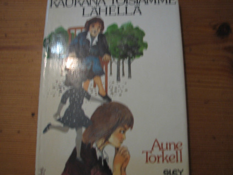 Kaukana lähellä toisiamme, Aune Torkell