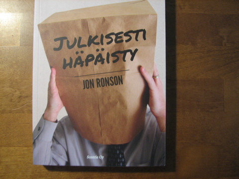 Julkisesti häpäisty, Jon Ronson