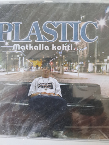 Matkalla kohti, Plastic