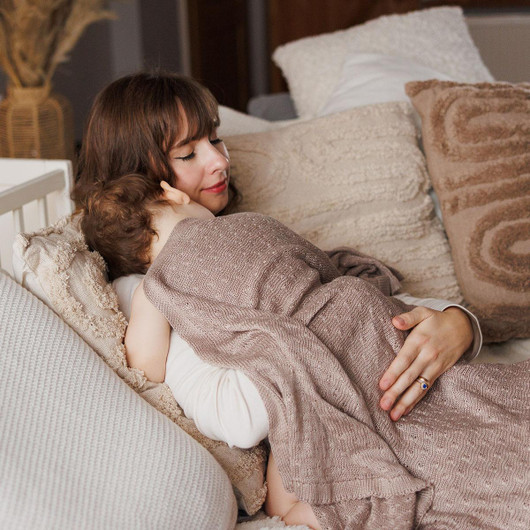 Vauvan bambu-neulepeite, kaakao, 100x75cm