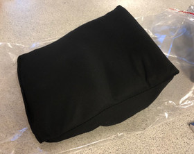 Britax Primo -turvakaukalon sisennin, kolmiotyyny, musta