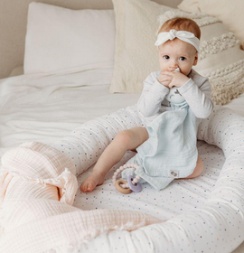 Vauvapesä, unipesä, babynest Nord Nestor, White Dot, pilkku