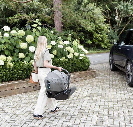 Joie Sprint -turvakaukalo, integroitu isofix, 40-75cm, Sandstone