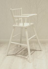 Kotimainen syöttötuoli, valkoinen