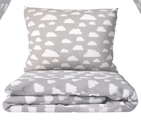 Pussilakanasetti, Eimi, harmaat pilvet